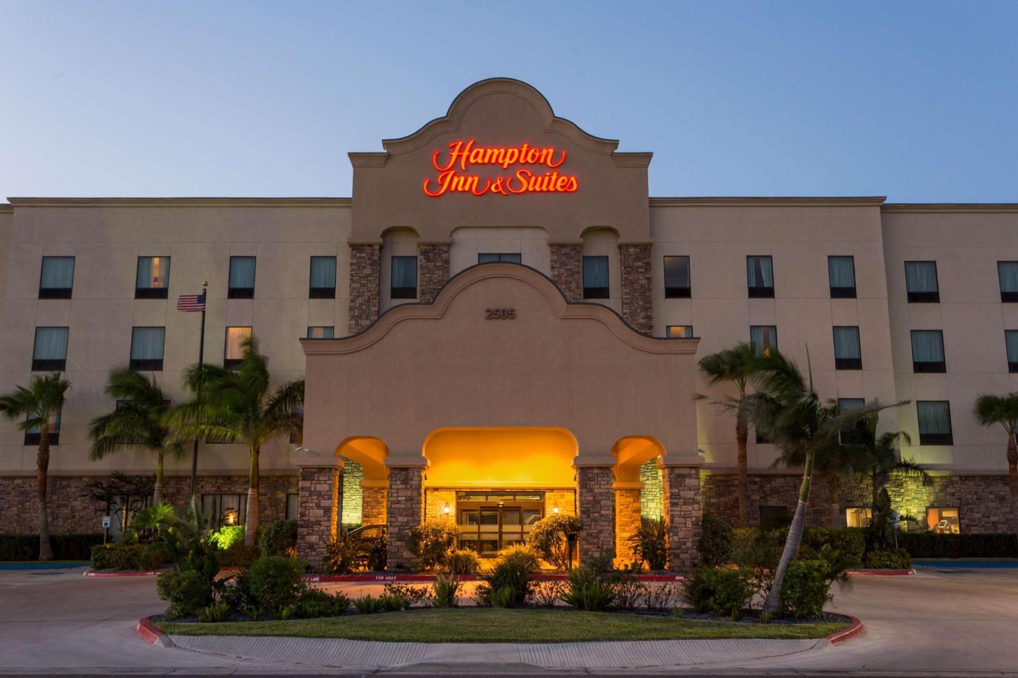 Hampton Inn & Suites Mission Exterior photo